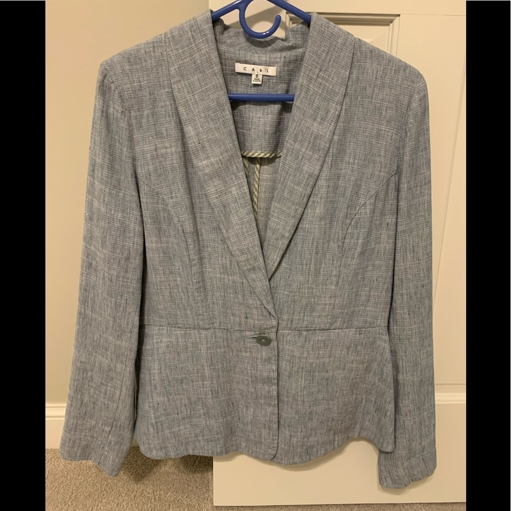 CAbi Linen Blazer.  EUC.  Size 6